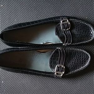Cole Haan womens 10B flats leather